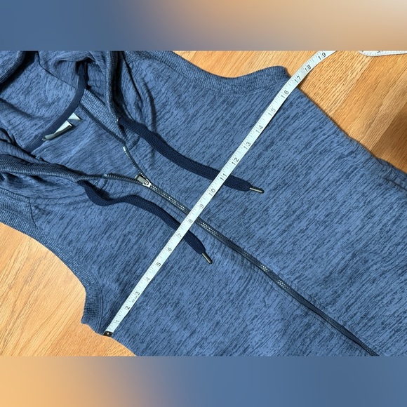 Athleta Blissful Balance Full Zip Activewear Vest, Hooded, Size S - Picture 4 of 8